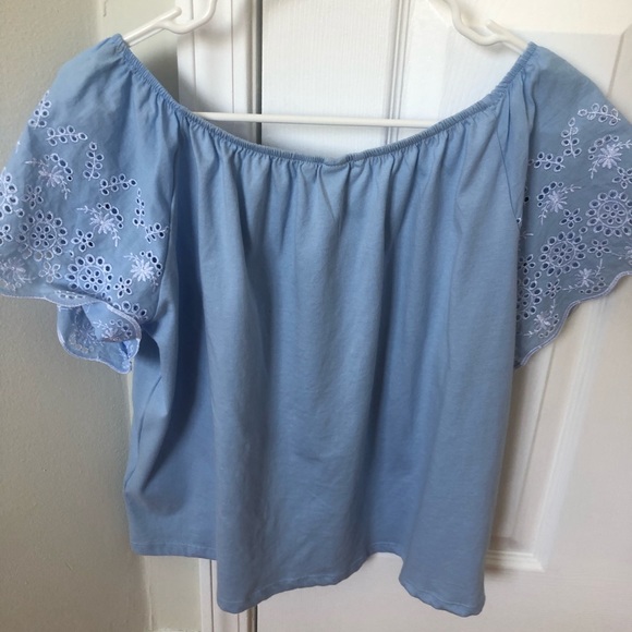 H&M Tops - super cute off the shoulder top!!